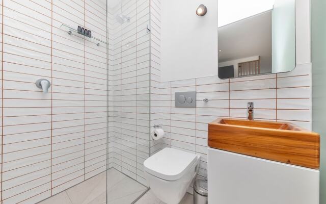 Studio With City Views