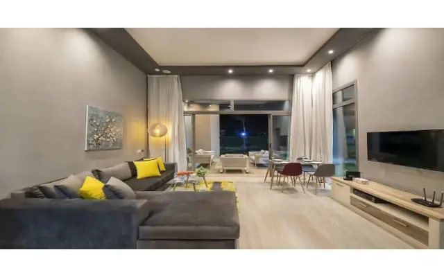 Palms Edge