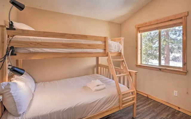 Family-friendly Oregon Vacation Home w/ Yard