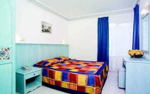 Mesut Hotel Family
