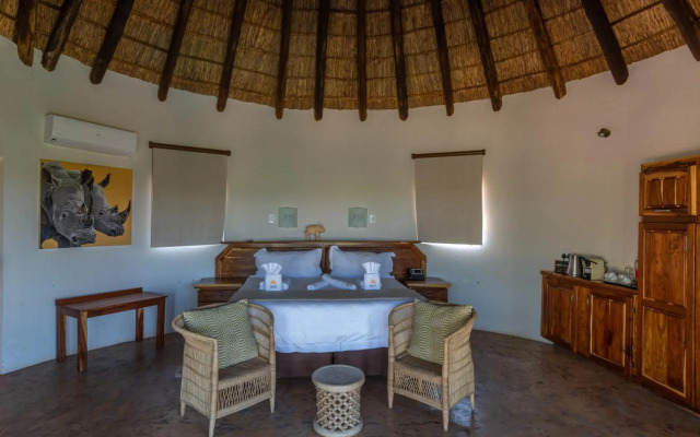 Mopane Bush Lodge