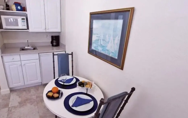 Beachouse Inn & Suites