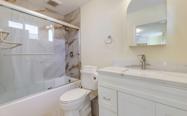 South Bay Sweet Spot! Extended-stay Studio