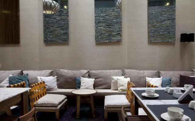 Aspen Square Hotel