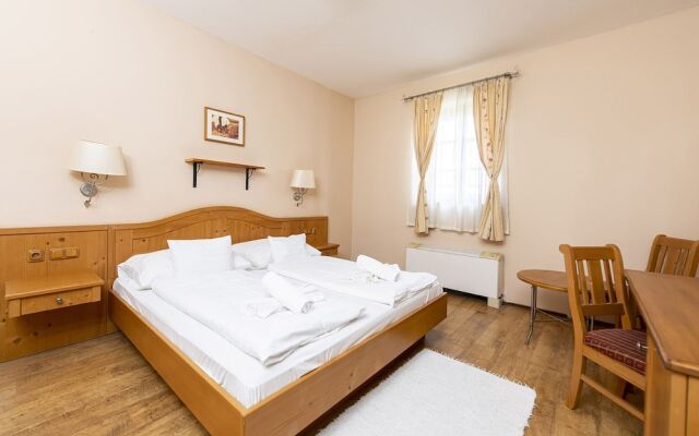 Gastland M1 Hotel & Restaurant