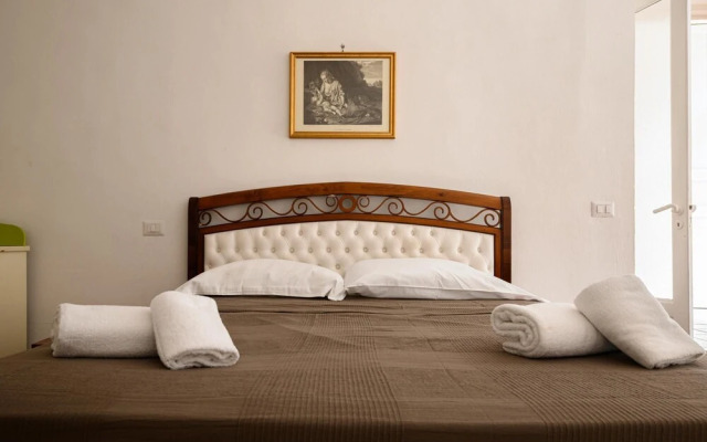 Piazza Portanova 11 - Appartamento Grande