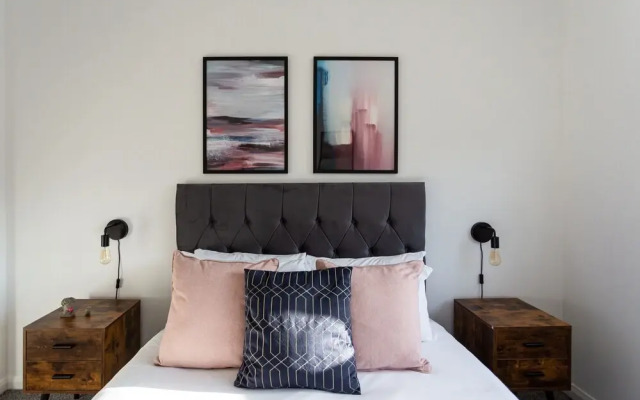 The Central Flat 4
