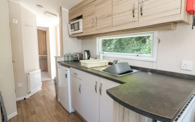 25 Manleigh Park