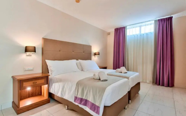 Villa Gardenia - 5 Bedroom Holiday Villa With Pool