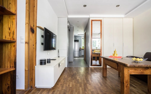 oompH Warsaw Central Deluxe Apartment