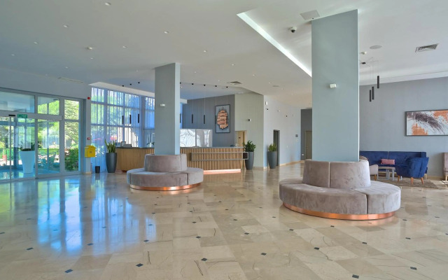 Arena Hotel Holiday