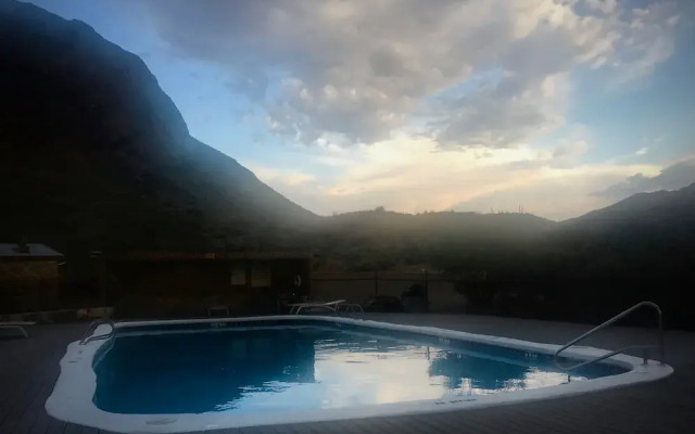 Terlingua Nights Cabins