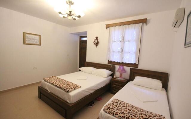 Apartment Altin in old town