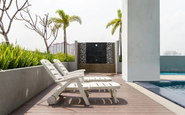 Boulevard Service Suites at Jln Kuching