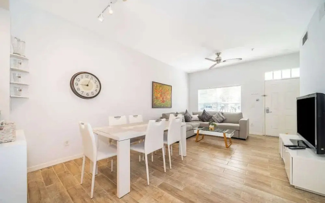 Charming 3brtownhome Near Disney