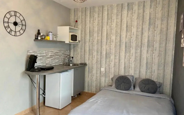 studio indépendant dans villa avec piscine jacuzzi