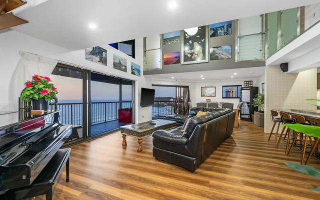 Burleigh Esplanade Beachfront Apartments