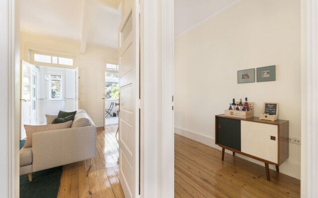 Tripas-Coração, Breiner Apartments