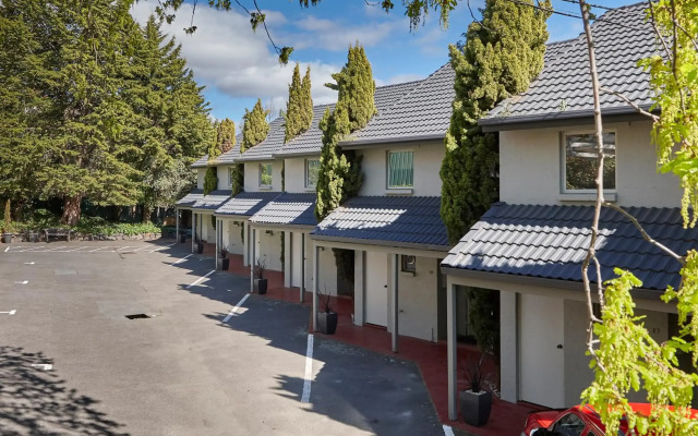Elphin Motel & Serviced Apartments