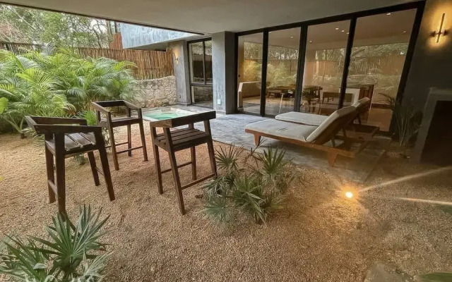 2BR w Private Pool Near the Beach Spacious Stay