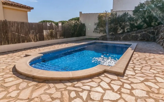 Lovely Villa in L'Escala Costa Brava with private Swimming Pool