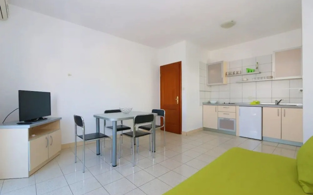 Boris - 150 m From Beach - A4