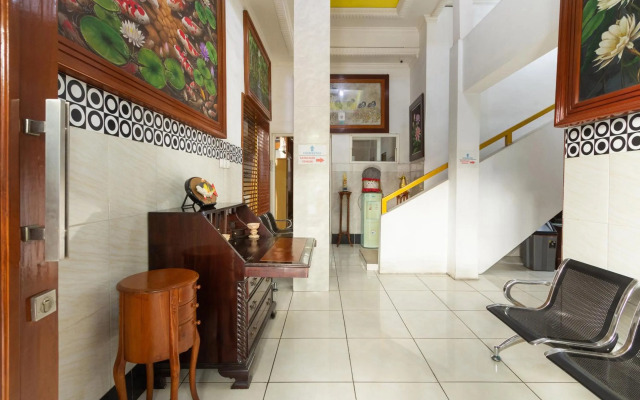 OYO 3727 Homestay Gayatri Sawojajar
