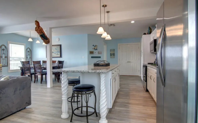 Nauti Mermaid 5 Bedroom Home by Redawning