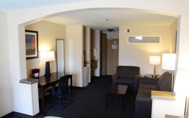 Best Western Plus Gateway Inn & Suites