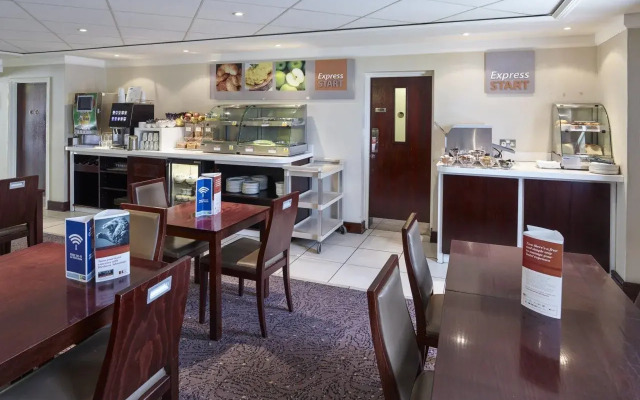 Holiday Inn Express Glenrothes by IHG