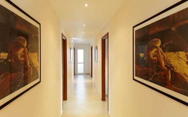 Agrabella Hotel