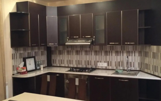 Yeznik Koghbatsi - Amiryan crossroads 2 bedroom Comfortable apartment with Balcony KO333