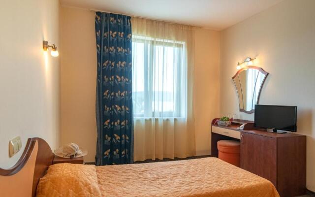Adamo Hotel
