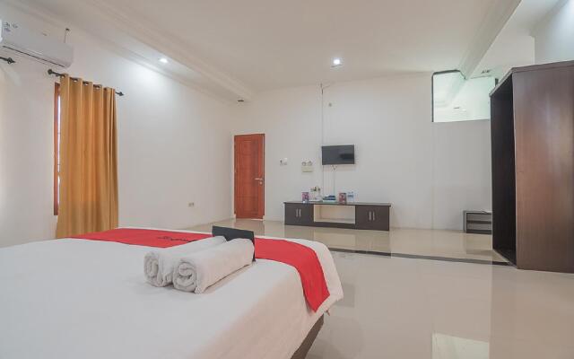 RedDoorz near Jatinangor Town Square