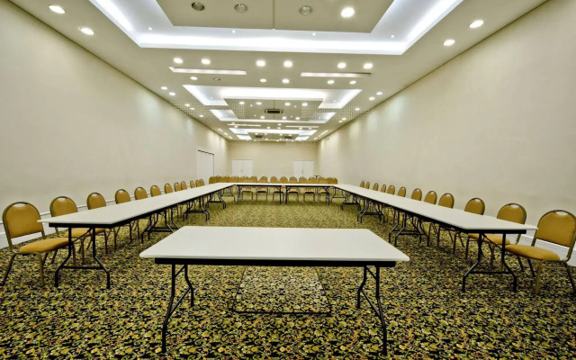 Hotel Nacional Inn Curitiba Torres