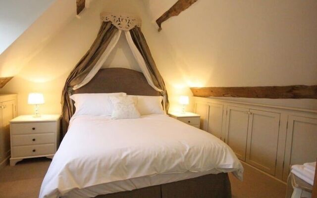 Coach House Burford, Burford