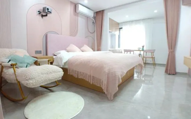 Platinum Times Apartment (Huizhou Freshwater Huiyang High-speed Railway Station)