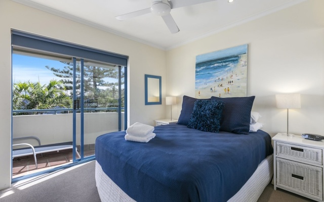 Stunning top floor Sunshine Beach Getaway! Unit 7 Vista Pacific 12 Bryan Street – Guest Rooms – Sunshine Beach