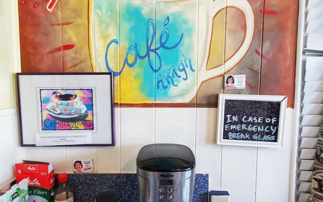 Pirate Haus Inn - Hostel