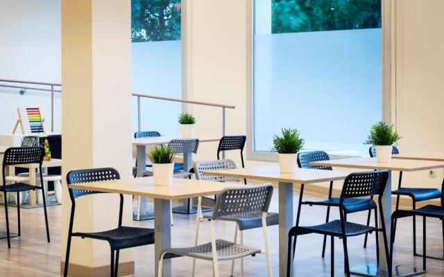B&B Hotel Girona 2