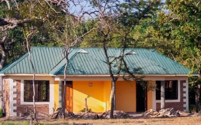 Mantis Lodge & Camping Site