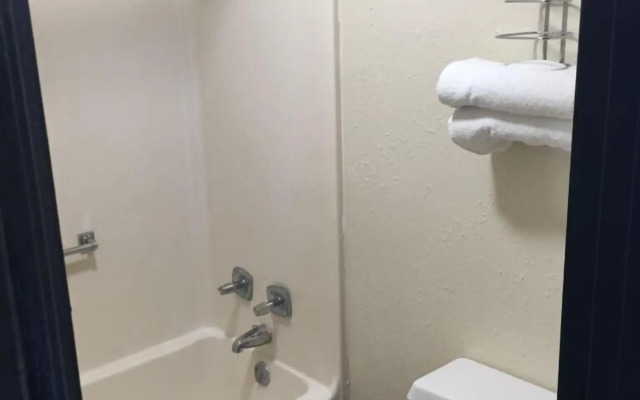 America's Best Inn - Troy