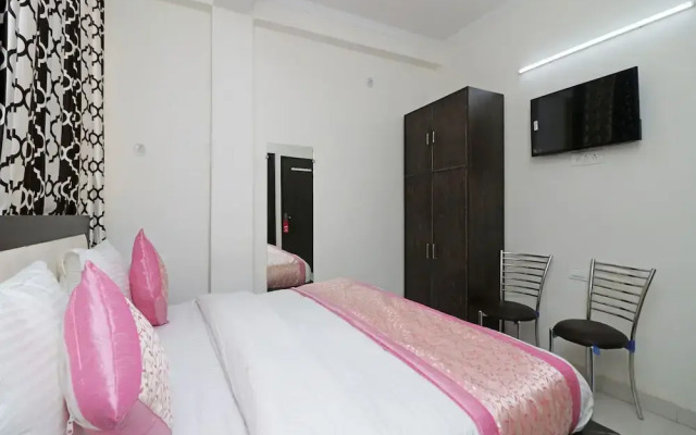 OYO 12738 Hotel Diamond