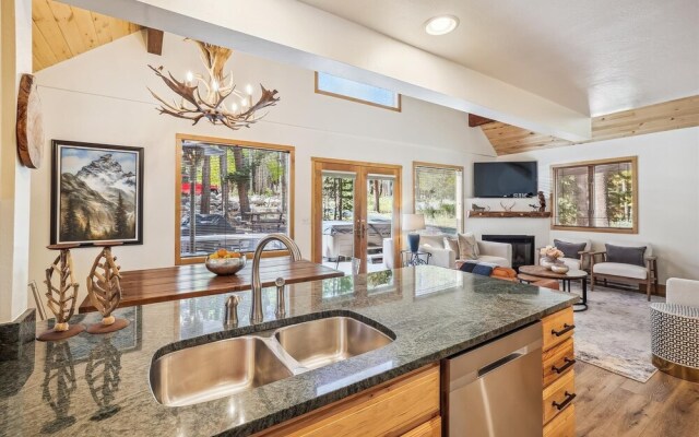 Freeride Haus 3 Bedroom Home by RedAwning