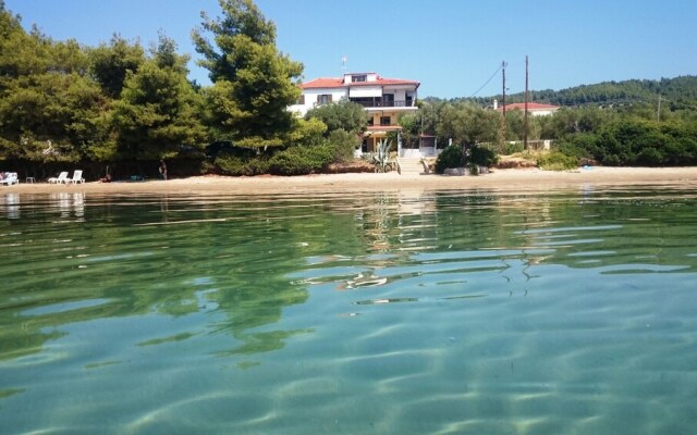 Elia House a quiet seaside place