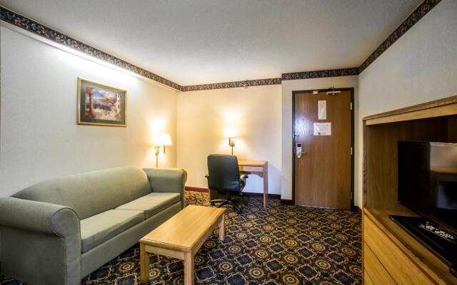 Quality Inn & Suites Caseyville - St. Louis