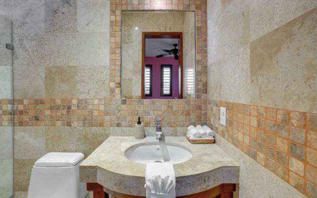 Oceanfront Isla Mujeres Estate w/ Infinity Pool!