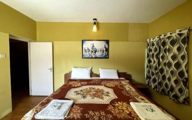 Rustic 3-BR Villa w/ Front & Back Yards in the mountains