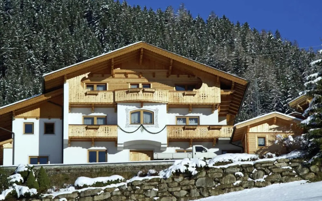 Delightful Apartment in Zell am Ziller With a View