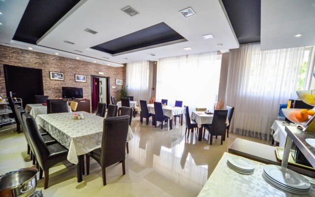 Garni Hotel 018 In
